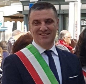 Lo scrittore-sindaco Vincenzo Zito