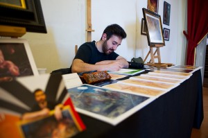 dozza illustratore nel suo artist desk