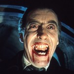 Il grande attore Crhistopher Lee, indimenticabile interprete di una lunga serie di film su “Dracula”.  Un’apparizione del genere è il minimo che l’intrepido Hillyer potesse aspettarsi durante la lunga notte passata nel castello di Poenari!