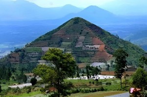 piramide-Gunung-Padang 1